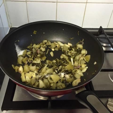 Cách làm cơm rang dưa cải chua