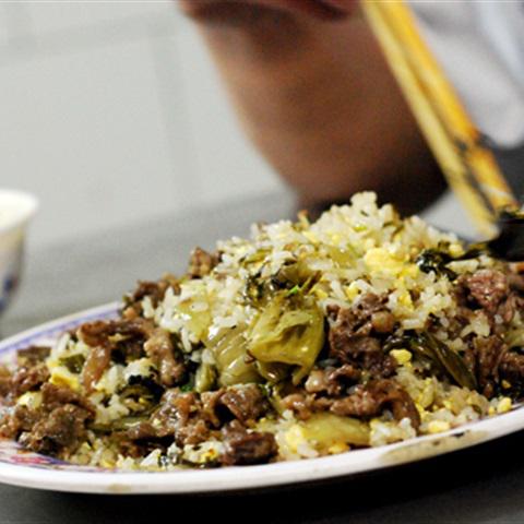 Cách làm cơm rang dưa cải chua