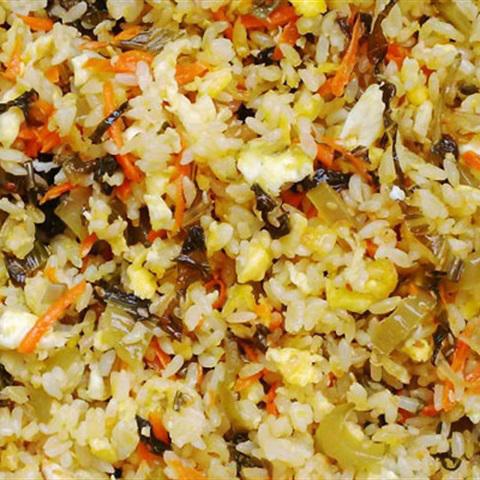 Cách làm cơm rang dưa chua