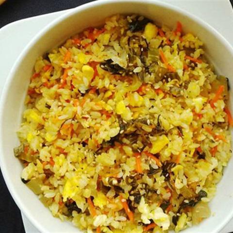 Cách làm cơm rang dưa chua