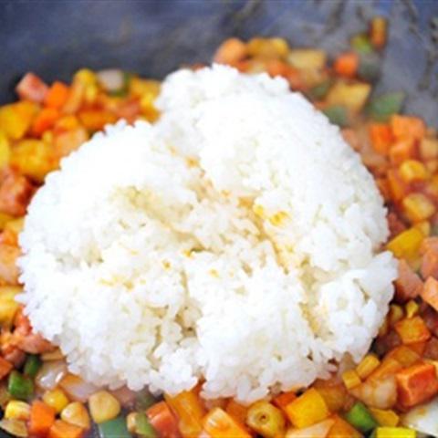 Cách làm cơm rang dứa