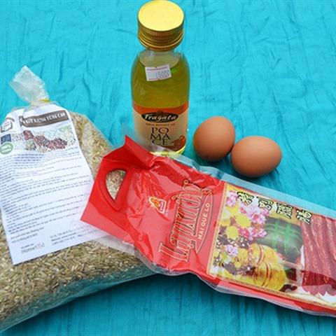 Cách làm cơm rang gạo lứt lạp xưởng
