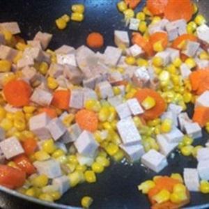 Cách làm cơm rang hình cây thông