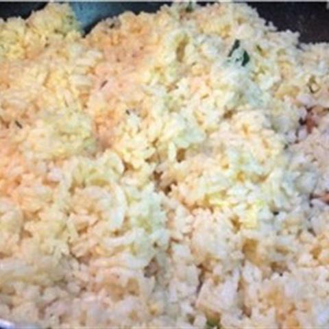 Cách làm cơm rang hình cây thông