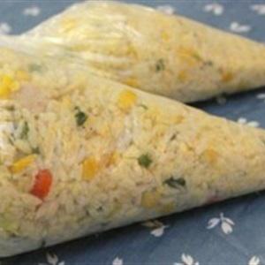 Cách làm cơm rang hình cây thông