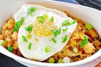 Cơm rang kim chi kiểu Hàn Quốc