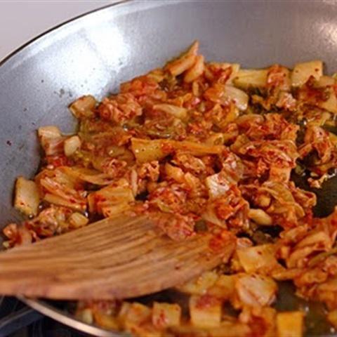 Cách làm cơm rang kim chi thịt nguội