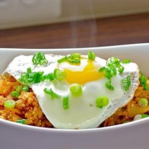 Cách làm cơm rang kim chi thịt nguội