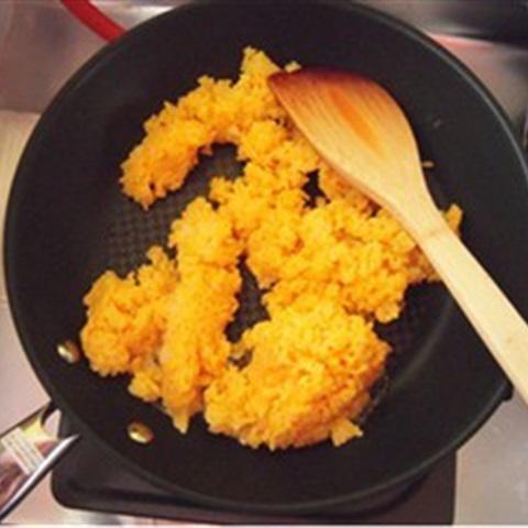 Cách làm cơm rang nghêu