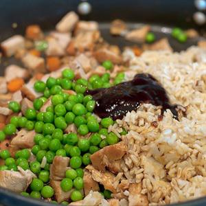 Cách làm cơm rang thập cẩm hấp dẫn