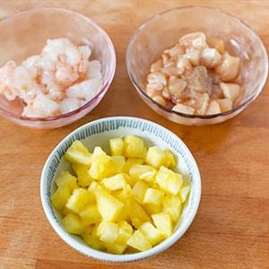 Cách làm cơm rang thơm kiểu Thái