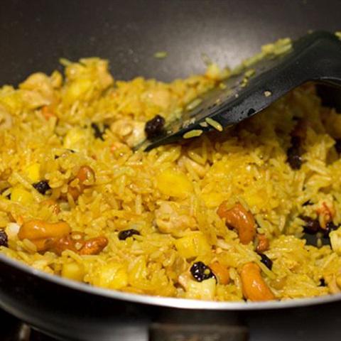 Cách làm cơm rang thơm kiểu Thái