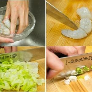 Cách làm cơm rang trứng tôm