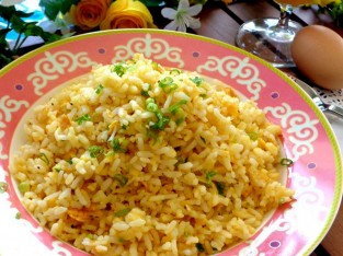 Cơm rang trứng vàng ươm cho cuối tuần