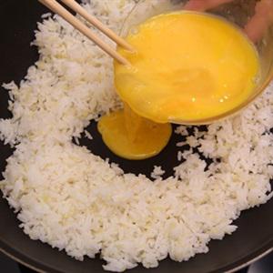 Cách làm cơm rang trứng
