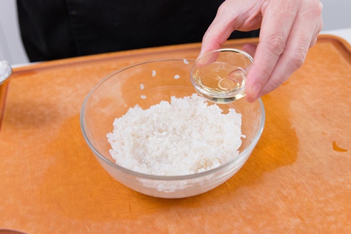 Cơm rang vừng với thăn lợn siêu đơn giản lại tốt cho tim mạch