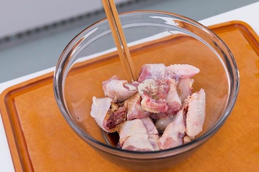 Cơm rang vừng với thăn lợn siêu đơn giản lại tốt cho tim mạch