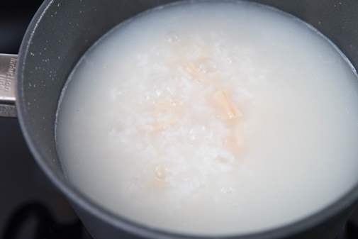 Cơm rang vừng với thăn lợn siêu đơn giản lại tốt cho tim mạch