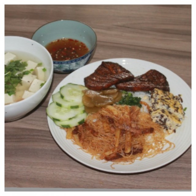 Cơm sườn bì chay