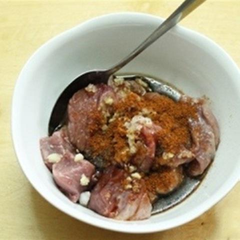 Cách làm cơm thịt heo khìa nước dừa