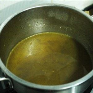 Cách làm cơm thịt heo khìa nước dừa