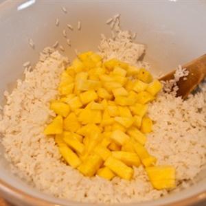 Cách làm cơm trái thơm