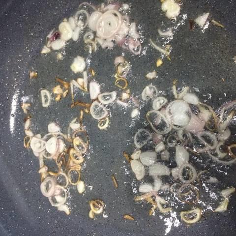 Cách làm cơm trắng chiên trứng