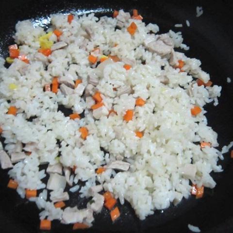 Cách làm cơm trắng rang thập cẩm