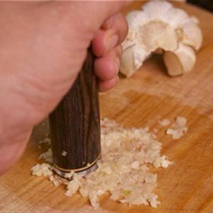 Cách làm cơm trộn cá hồi