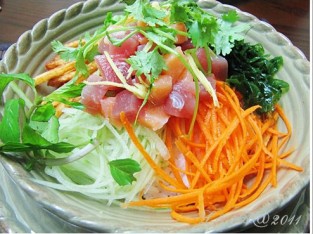 Cơm trộn gỏi cá