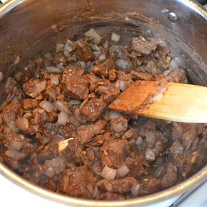 Cách làm cơm trộn sốt thịt bò Morocco