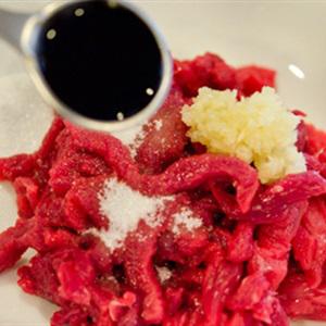 Cách làm cơm trộn thịt bò và củ cải