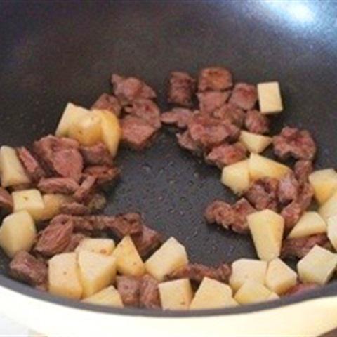 Cách làm cơm trộn thịt bò