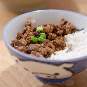 Cách làm cơm trộn thịt hầm