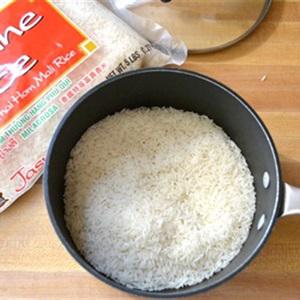 Cách làm cơm trộn tôm