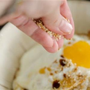 Cách làm cơm trộn trứng ốp la