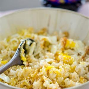 Cách làm cơm trộn trứng ốp la