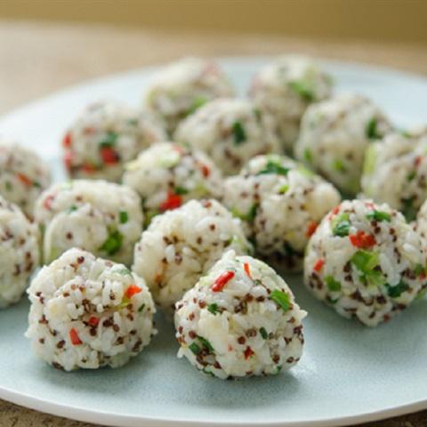 Cách làm cơm viên chiên phô mai