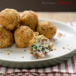 Cách làm cơm viên chiên phô mai