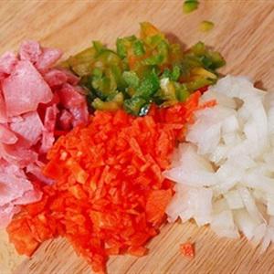 Cách làm cơm viên xúc xích