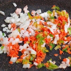 Cách làm cơm viên xúc xích