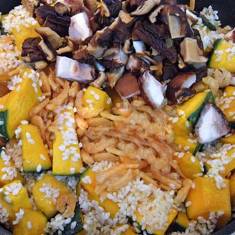 Cách làm cơm xào bí đỏ