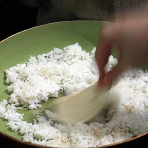 Cách làm cơm xào kim chi