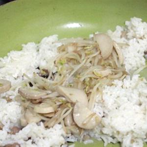 Cách làm cơm xào kim chi