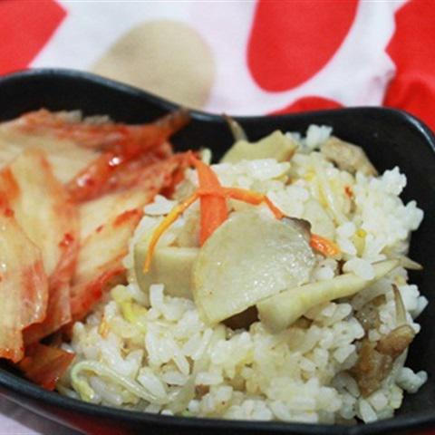 Cách làm cơm xào kim chi