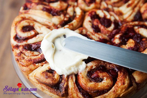 Công thức cho món bánh quế cuộn mứt dâu ngon tuyệt hảo