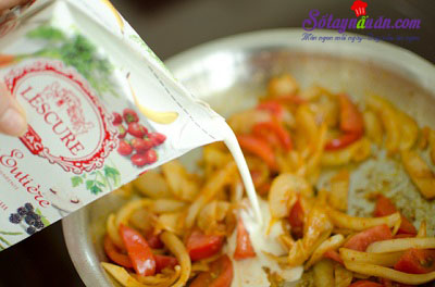 Công thức cho món spaghetti kim chi dai ngon từng sợi