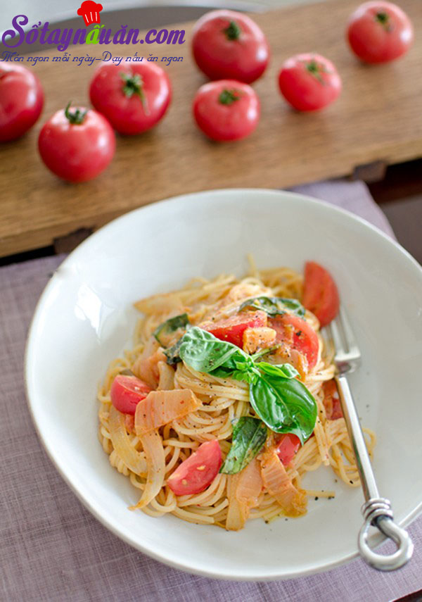 Công thức cho món spaghetti kim chi dai ngon từng sợi