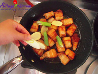 Công thức cho món thịt kho củ năng đậm đà đưa cơm