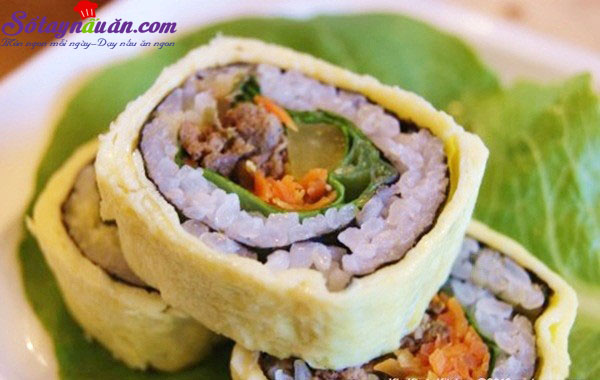 Công thức cho món trứng bọc kimbap bò ngon đúng điệu